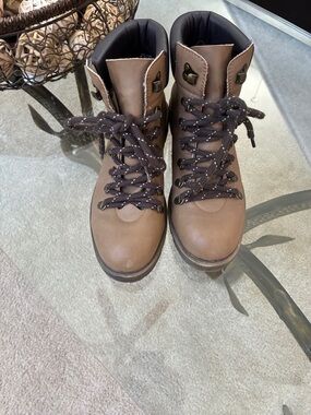 Union Bay Brown Women's Lace-Up Hiking Boots